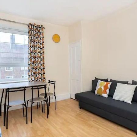 Tranquil 1Br In South Bank With Onsite Parking Appartement Londen Buitenkant foto