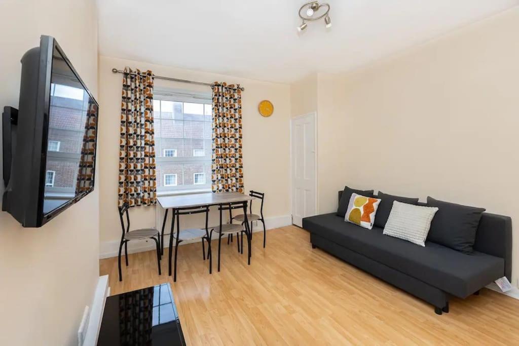 Tranquil 1Br In South Bank With Onsite Parking Appartement Londen Buitenkant foto