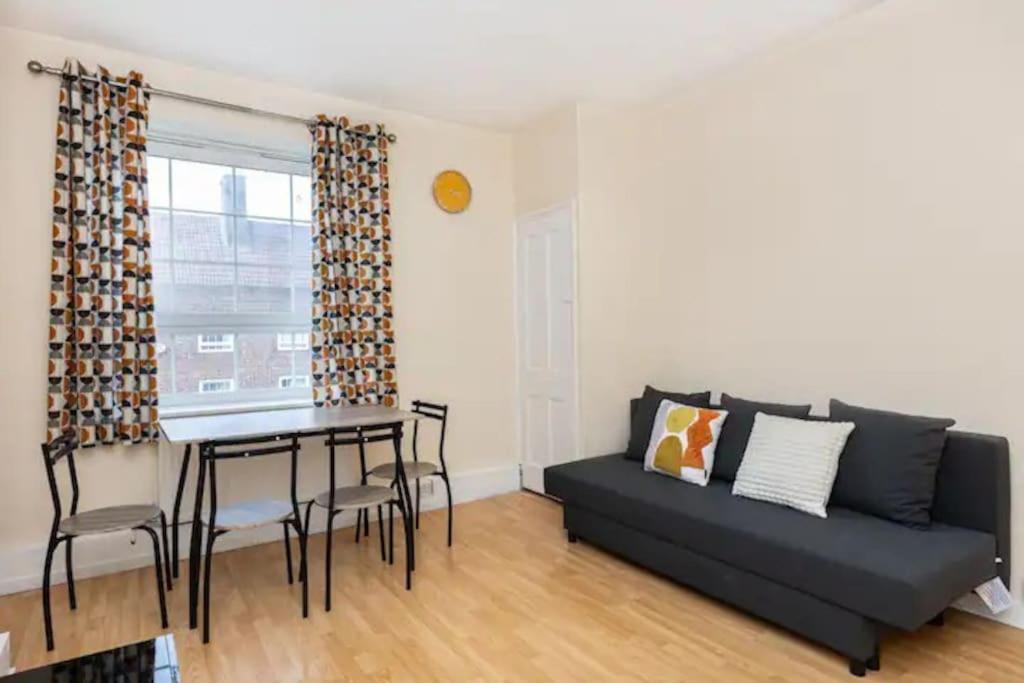 Tranquil 1Br In South Bank With Onsite Parking Appartement Londen Buitenkant foto