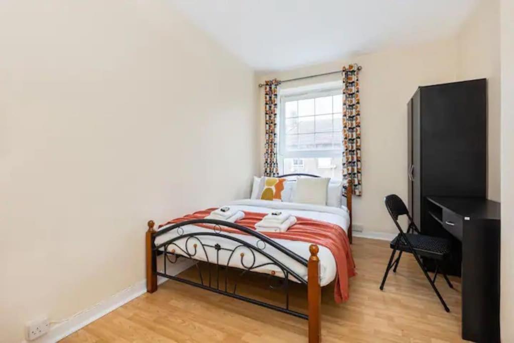 Tranquil 1Br In South Bank With Onsite Parking Appartement Londen Buitenkant foto