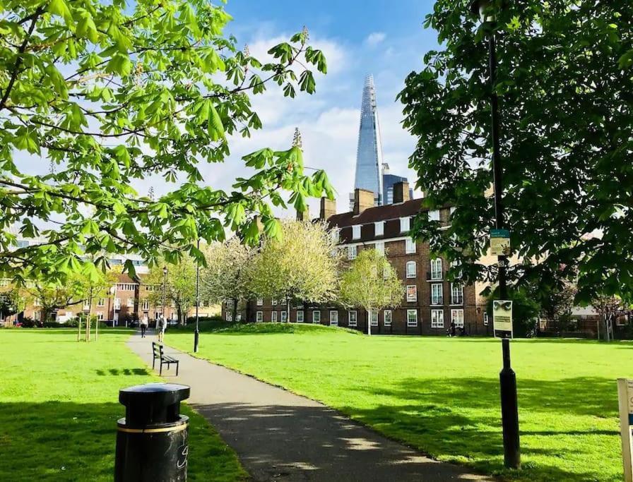 Tranquil 1Br In South Bank With Onsite Parking Appartement Londen Buitenkant foto